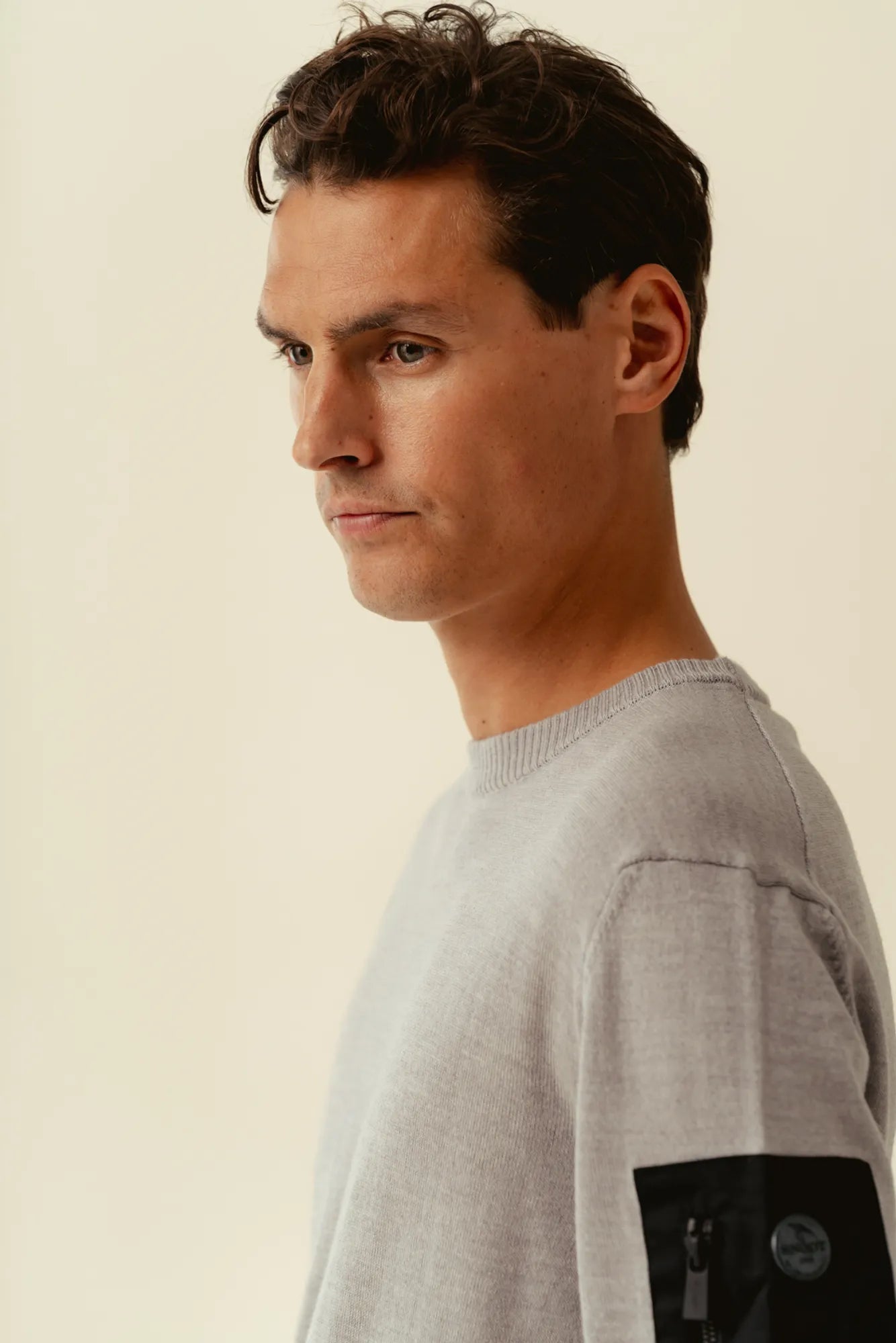 Carrera_BLANK_grey_4