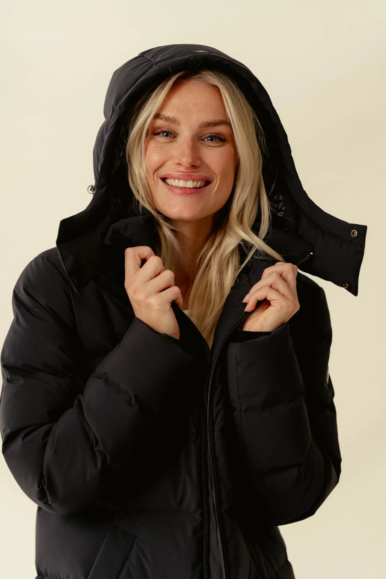 Cuneo_BLANK_black-7