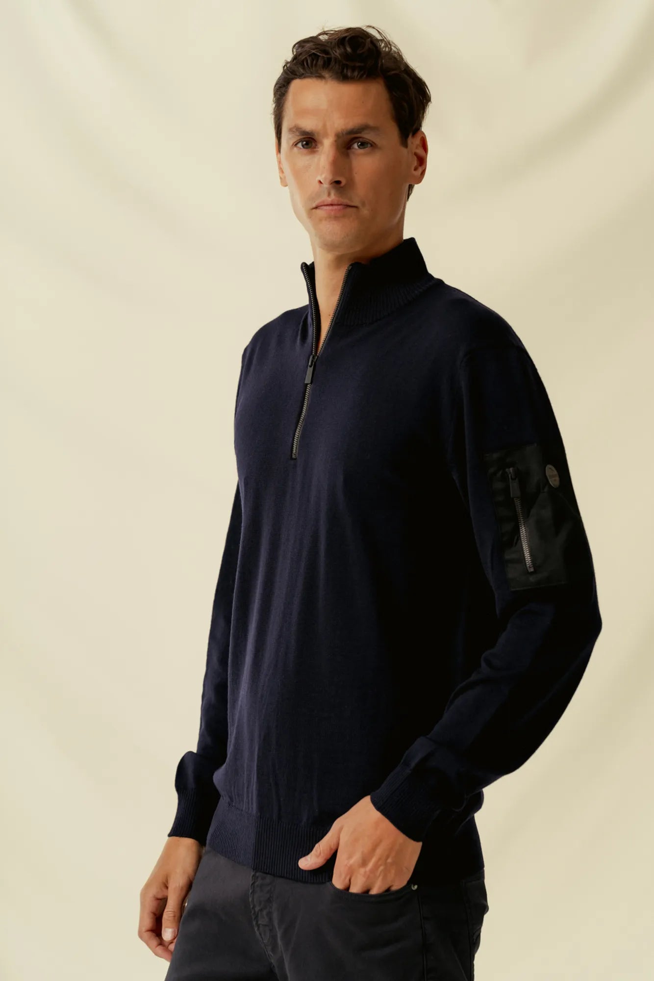 Lucca_BLANK_blue_2