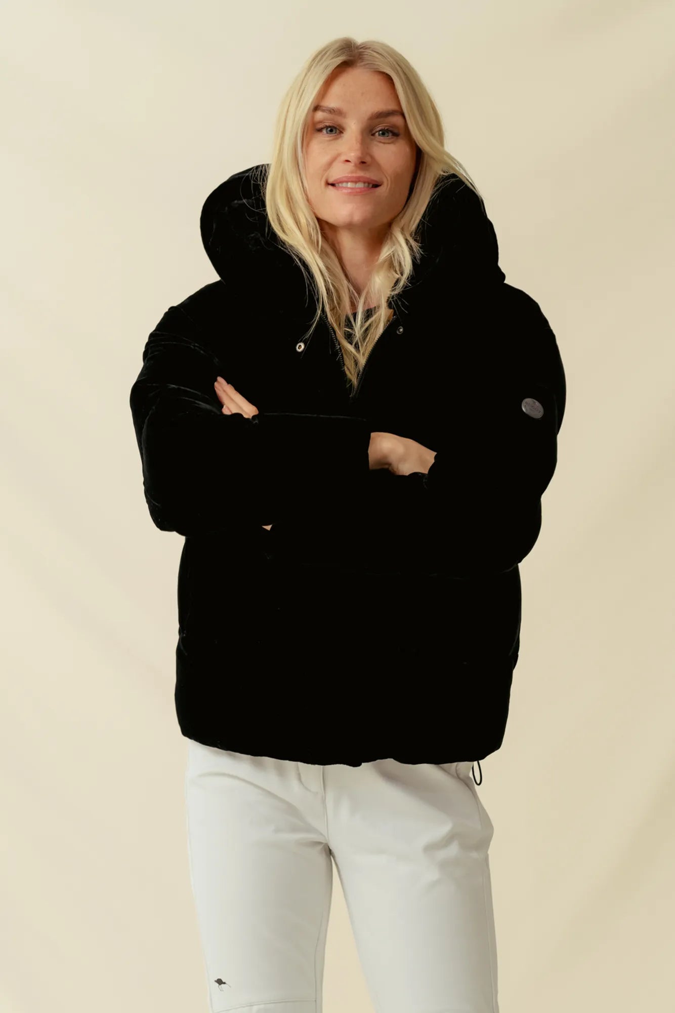Modena_BLANK_black-3
