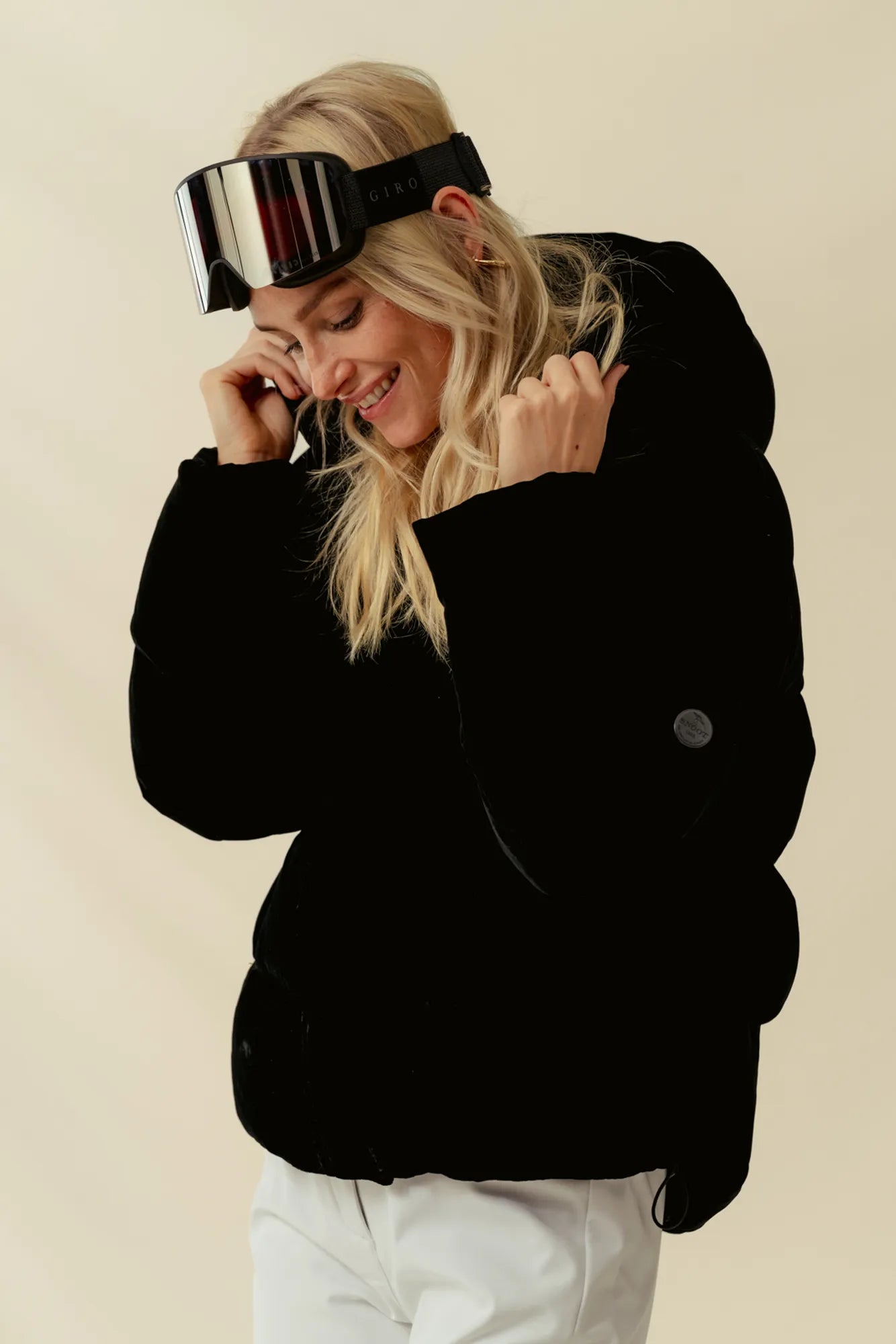 Modena_BLANK_black-4