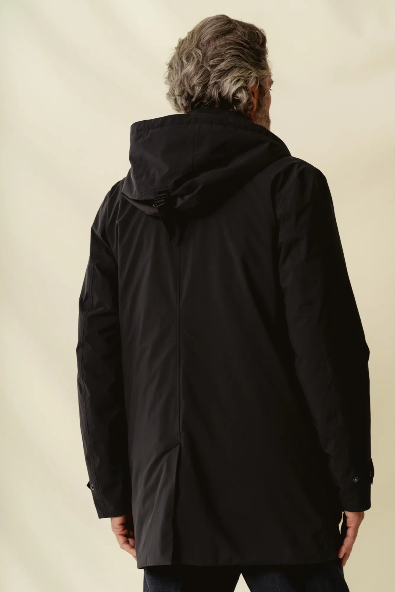 Rivello_BLANK_black-5