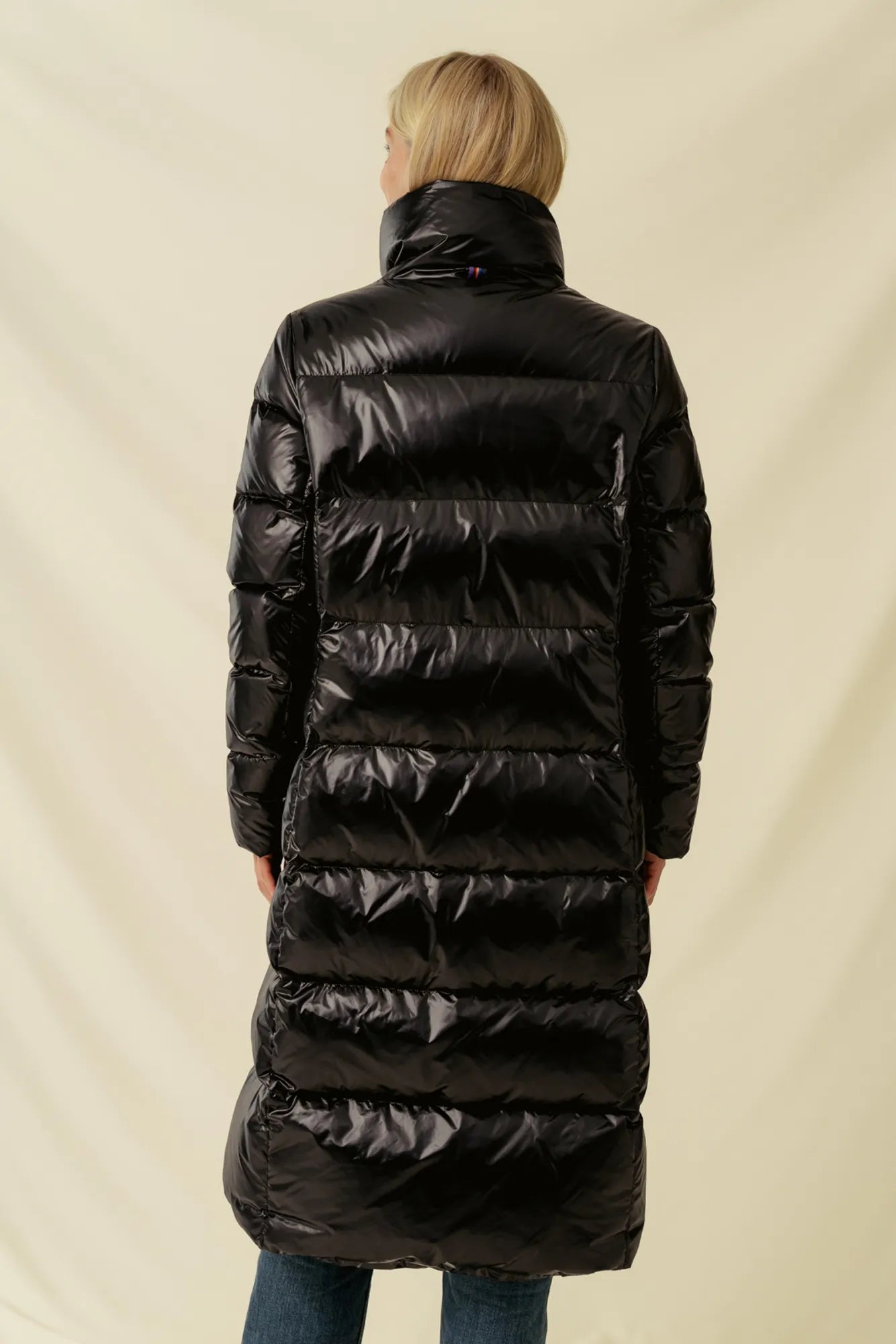 Roma_BLANK_black-3